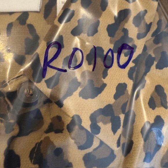 Liz Claiborne Petite Leopard Print Button Front Blouse Size Small Petite - Picture 9 of 9